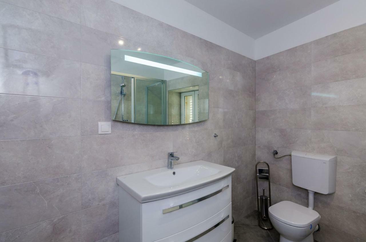 Apartment Luko *